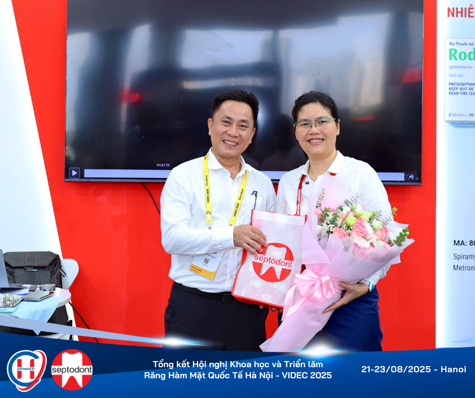 Xanh Vàng Hiện Đại Thẩm Mỹ Viện Spa Chăm Sóc Da Bài đăng Facebook (1)